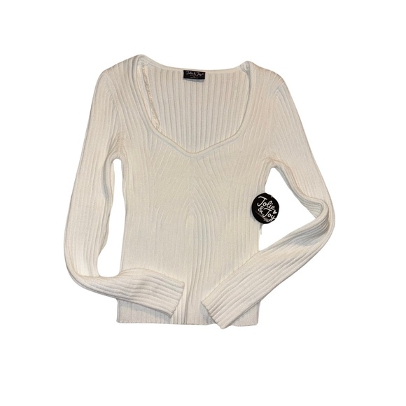 Jolie & Joy Sweaters - White Crew Neck Sweater with Ribbed Texture